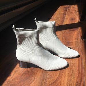 Basically NEW Everlane The Glove Boot in ReKnit